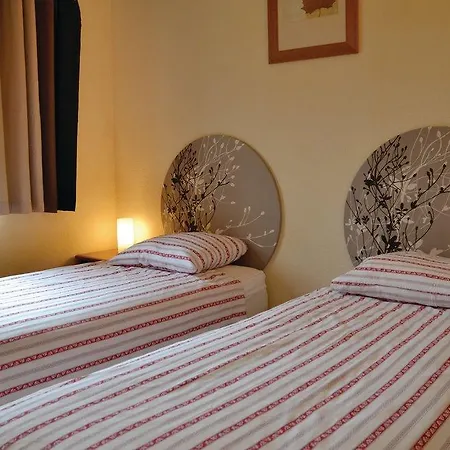 Three-bedroom Holiday In Holiday home Brossac