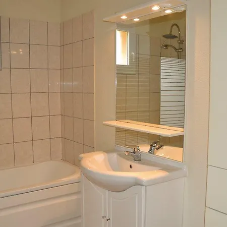 Three-bedroom Holiday In Brossac